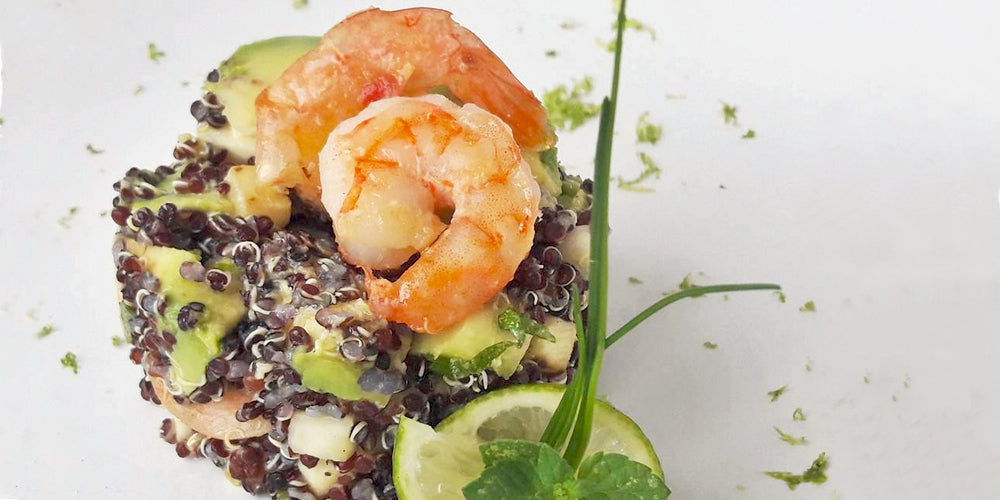Ricetta dell'insalata di quinoa rossa, gamberi, mela verde e avocado